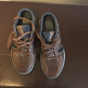 Men’s Sketchers Relaxed Fit Casual Shoes Size 12. In great condition